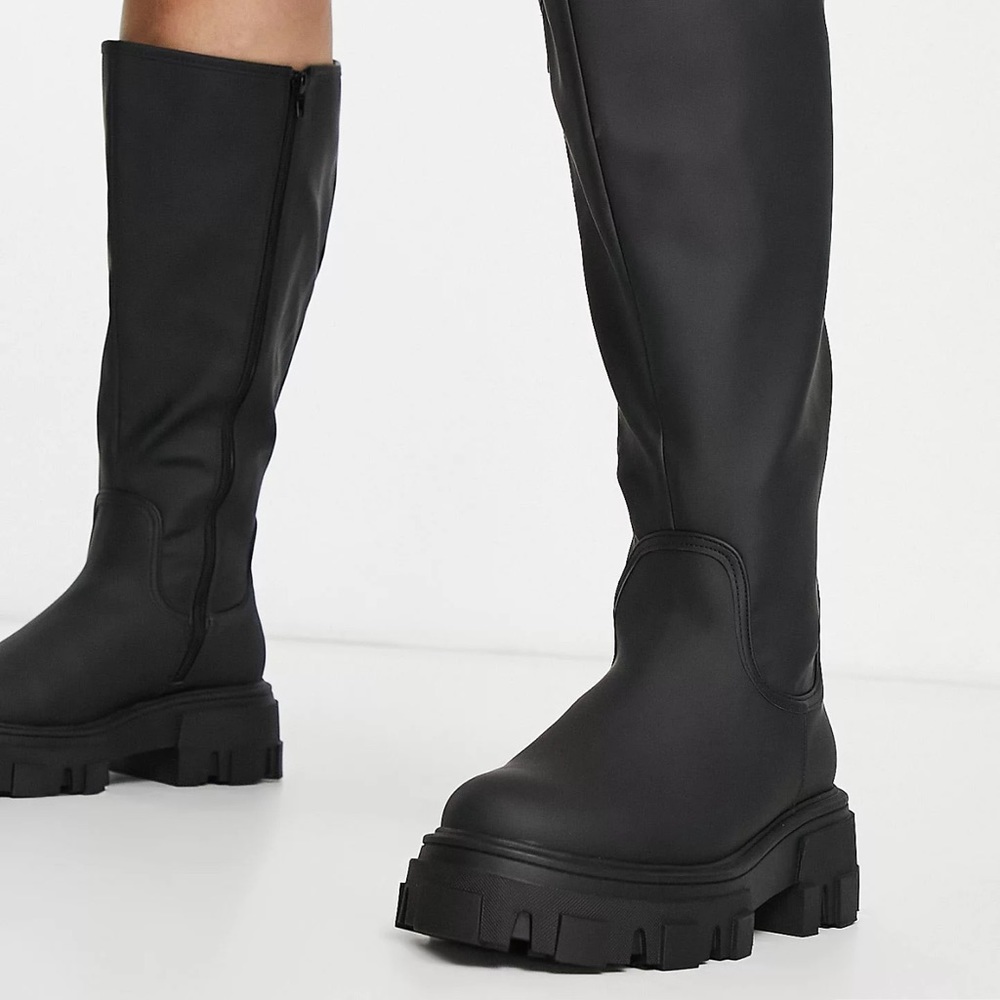 Wide calf platform boots